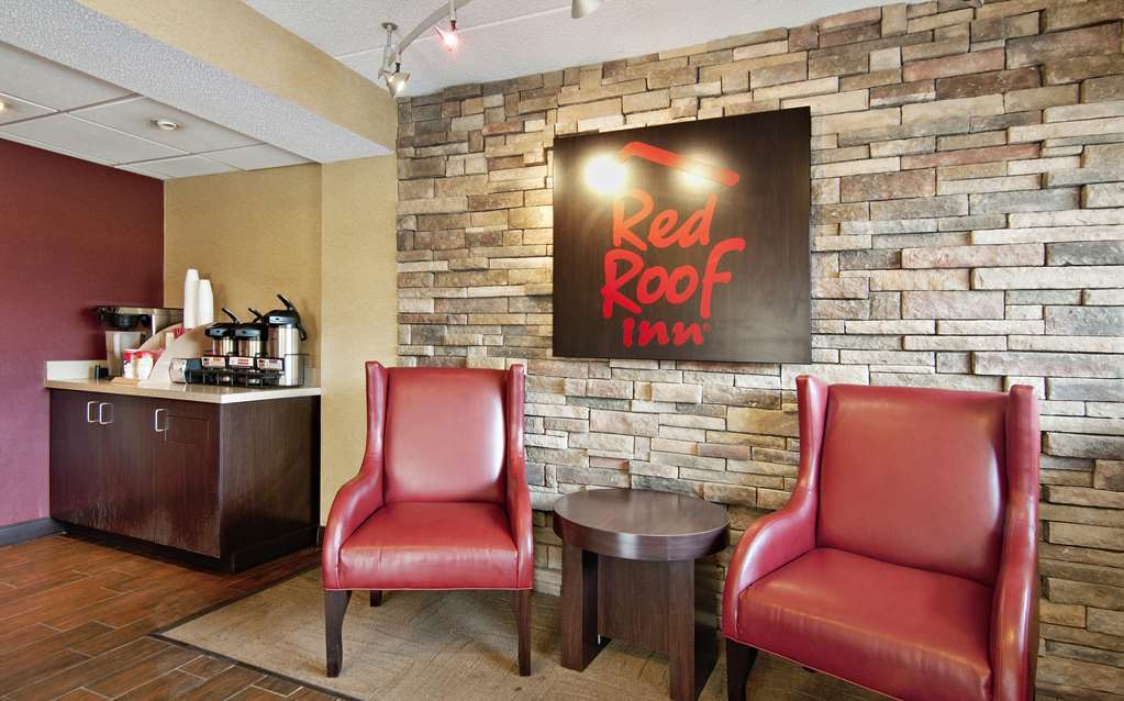 Red Roof Inn Феърмонт Интериор снимка